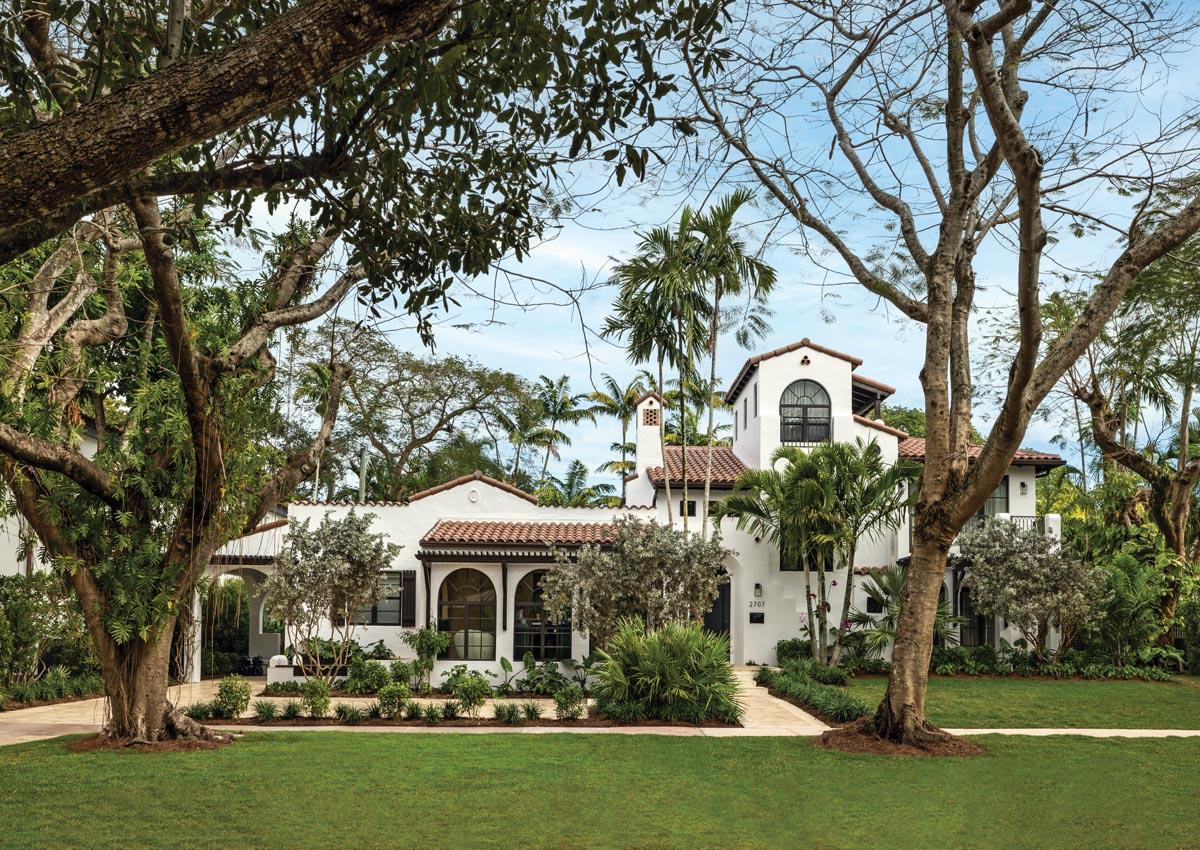 A historic Mediterranean-style home (built in 1925 by architect Phineas Paist) gleams amid the resplendent native foliage of Coral Gables. As the new owners sought a complete modern overhaul for the interiors, the architectural integrity of this iconic dwelling was carefully guarded.